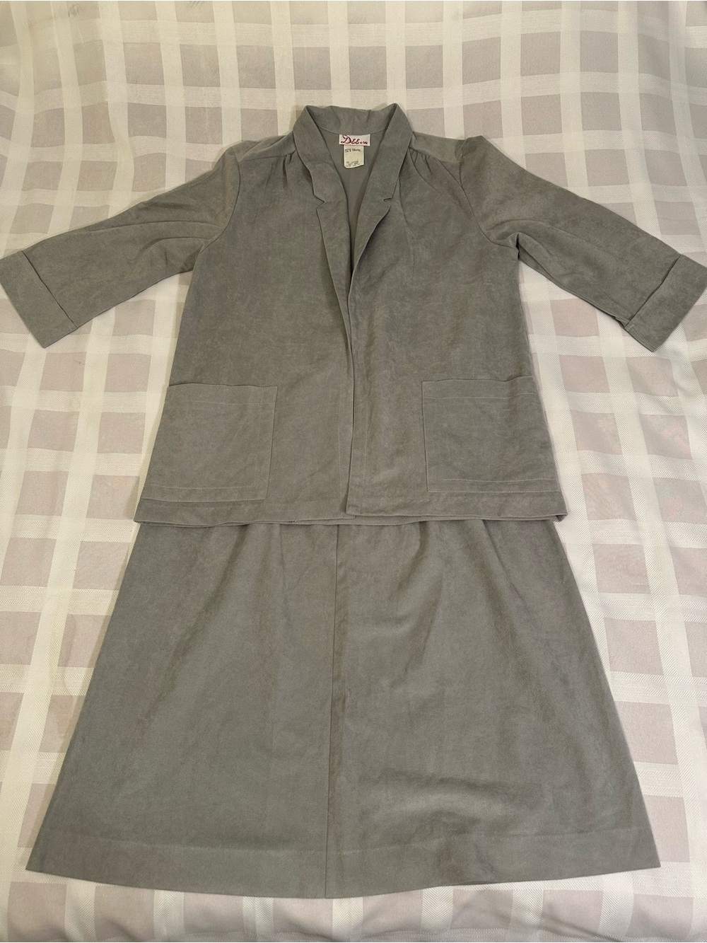 🩶🩶👠Vintage Dee of Calif. Gray Two-Piece Polyester Blazer and Skirt Set, Sz15/16